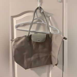 Longchamp le peliage large tote in light grey